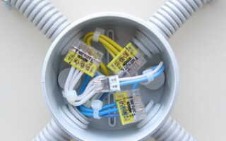 Как соединить согласно ПУЭ провода в распределительной коробке