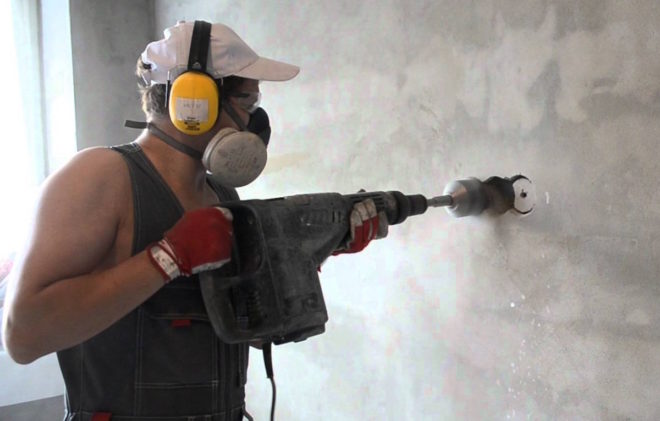 сверление отверстия для подрозетников