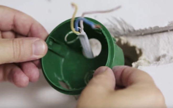 установка подрозетника на гипсовый раствор