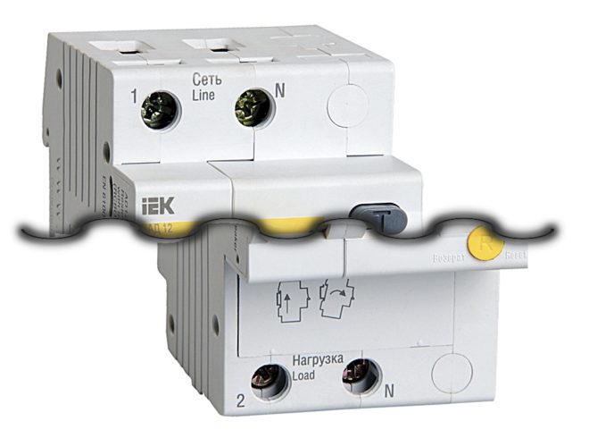 Клеммы для подключения питания и нагрузки промаркированы