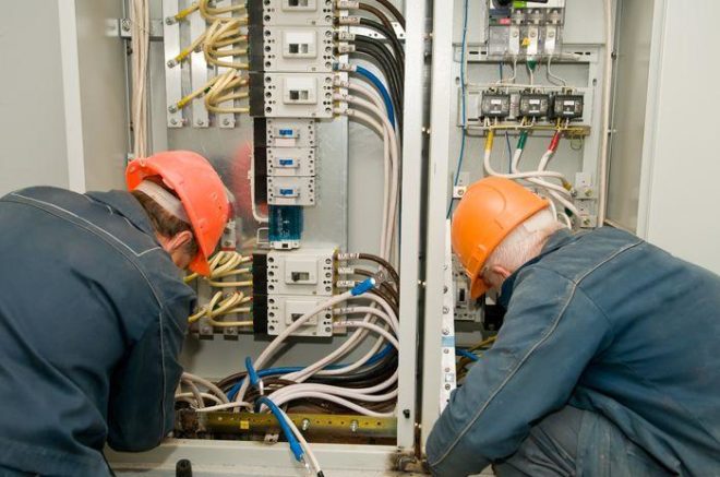 Все монтажные работы проводятся в парах