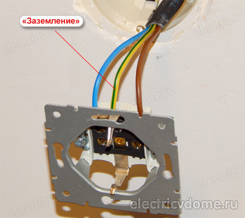 где в розетке фаза