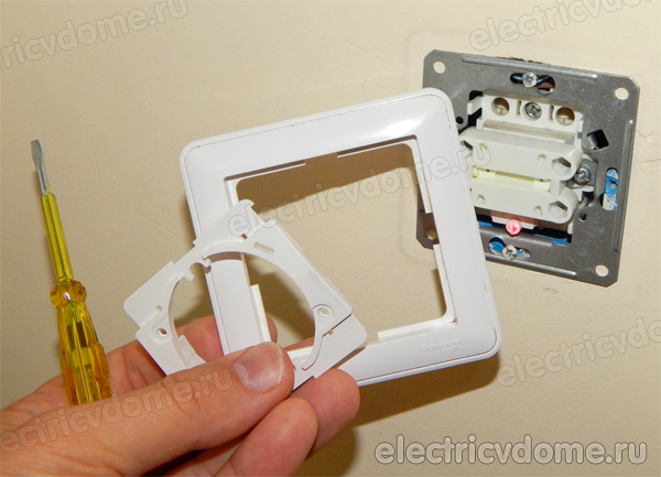 как разобрать выключатель света