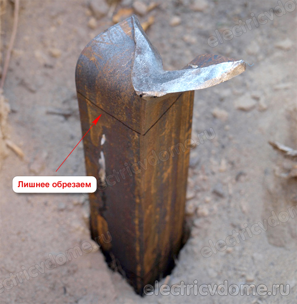 кувалдой забиваем уголок