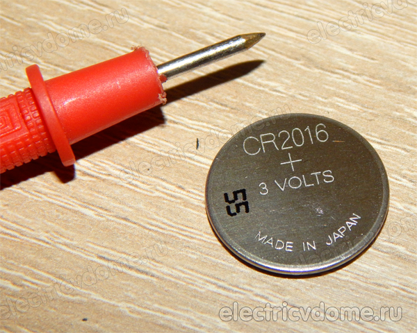 проверка батарейки мультиметром_proverka batarejki multimetrom